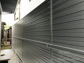 YKKAPのフェンス・柵 シンプレオフェンス5型 横目隠し 2段支柱施工 施工例