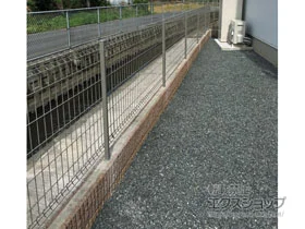 YKKAPのフェンス・柵 イーネットフェンス 3F型 自由柱施工 施工例