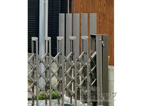LIXIL(リクシル)のフェンス・柵 デザイナーズパーツ 枕木材 アルミカラー 施工例