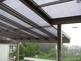 LIXIL(リクシル)のテラス屋根 スピーネ F型 テラスタイプ 単体 積雪〜20cm対応 施工例
