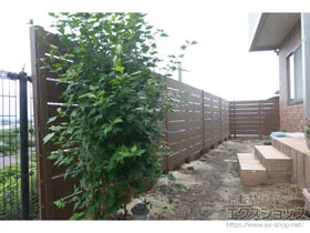 グローベンのフェンス・柵 プラドフェンス ジョイントあり仕様 板8段 隙間10mm 施工例