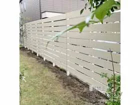 グローベンのフェンス・柵 プラドフェンス ジョイントなし仕様 高尺タイプＨ1800　隙間20mm 施工例