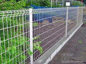 積水樹脂(セキスイ)のフェンス・柵 メッシュフェンス BB　自在柱 施工例