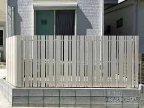 FandFのフェンス・柵 タテイタスタイル　120+45サイズ　隙間20ｍｍ 施工例
