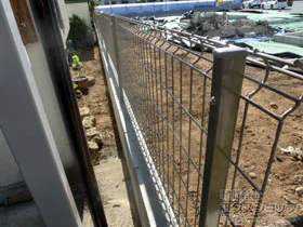 LIXIL(リクシル)のフェンス・柵 ハイグリッドフェンスUF8型 フリーポールタイプ 施工例