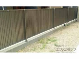 LIXIL(リクシル)のフェンス・柵 フェンスAB TM1 縦目隠し フリーポールタイプ 施工例
