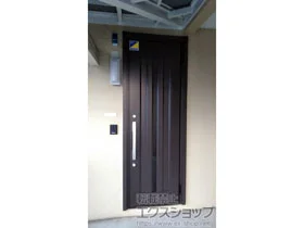 LIXIL リクシル(トステム)の玄関ドア リシェント玄関ドア3 アルミ仕様 手動 片開き仕様(ランマ無)R C12N型 施工例