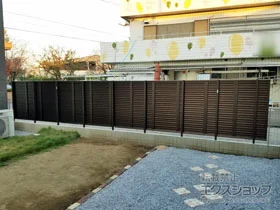 YKKAPのフェンス・柵 シンプレオフェンス13型 ルーバー・自由柱施工 施工例
