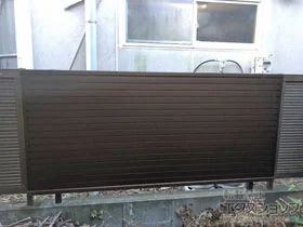 YKKAPのフェンス・柵 シンプレオフェンス5F型 横目隠し　自由柱施工 施工例