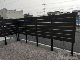 グローベンのフェンス・柵 プラドoneフェンス ジョイントあり仕様 板材7段 板隙間20mm 施工例