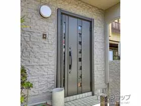 LIXIL リクシル(トステム)の玄関ドア リシェント玄関ドア3 断熱K4仕様 親子仕様(ランマ無)R M28型 ※手動仕様 施工例