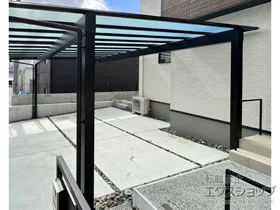 三協アルミのカーポート スカイリード 両側支持 3台用 屋根間口連結 積雪〜20cm対応 施工例