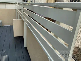 YKKAPのフェンス・柵 シンプレオフェンスSY1型 横スリット　パネル上段のみ設置　自立建て用 施工例