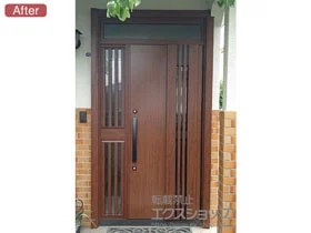 LIXIL リクシル(トステム)の玄関ドア リシェント玄関ドア3 断熱K4仕様 片袖飾り仕様(ランマ付)R M83型 ※手動仕様 施工例