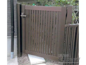 YKKAPの門扉 シンプレオ門扉4型 縦太格子 片開き 門柱使用 施工例