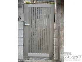 YKKAPの門扉 シンプレオ門扉4型 縦太格子 片開き 門柱使用 施工例