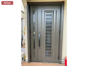 LIXIL リクシル(トステム)の玄関ドア リシェント玄関ドア3 アルミ仕様 親子仕様(ランマ無)R C83N型 ※手動仕様 施工例
