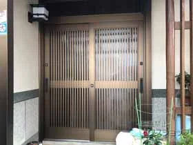 LIXIL(リクシル)の玄関ドア シェント玄関引戸2 SG仕様 2枚建戸 ランマ付 S51型 施工例