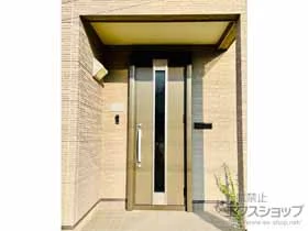LIXIL リクシル(トステム)の玄関ドア リシェント玄関ドア3 断熱K4仕様 片開き仕様(ランマ無)R M77型 ※手動仕様 施工例