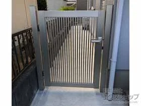 YKKAPの門扉 シンプレオ門扉2型 縦格子 片開き 門柱使用 施工例
