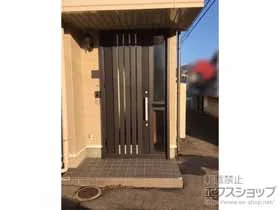 LIXIL リクシル(トステム)の玄関ドア リシェント玄関ドア3 断熱K4仕様 片袖仕様(ランマ無)L M27型 ※手動仕様 施工例