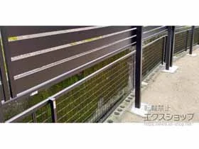 YKKAPのフェンス・柵 シンプレオフェンスM2型 縦井桁メッシュ 自由柱タイプ 施工例