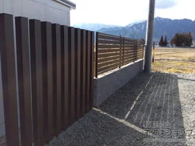 YKKAPのフェンス・柵 シンプレオフェンスSY1F型 横スリット　自由柱施工 施工例
