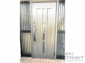 LIXIL リクシル(トステム)の玄関ドア リシェント玄関ドア3 アルミ仕様 片開き仕様(ランマ無)R C12N型 ※タッチキー仕様(キー付リモコン) 施工例