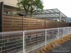 YKKAPのフェンス・柵 シンプレオフェンスSY1F型 横半目隠し 上段のみ設置 ブロック建て用 施工例