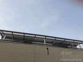 YKKAPのバルコニー屋根 ソラリア F型 屋根タイプ 連棟 積雪〜20cm対応+吊り下げ式 固定物干し 施工例