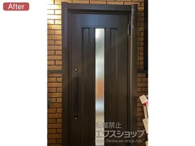 LIXIL リクシル(トステム)の玄関ドア リシェント玄関ドア3 アルミ仕様 片開き仕様(ランマ無)外観右吊元 C12N型 ※手動仕様 施工例