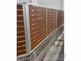 YKKAPのフェンス・柵 ルシアスフェンス　F04型　横スリット　自由柱施工 施工例
