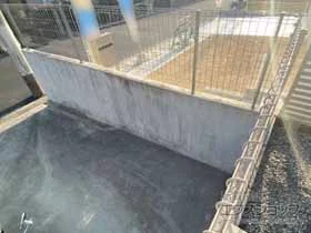 YKKAPのフェンス・柵 イーネットフェンス 3F型　自由柱施工 施工例