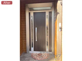 LIXIL リクシル(トステム)の玄関ドア リシェント玄関ドア3 M78型 断熱K4仕様 親子仕様(ランマ付)外観右吊元 ※手動仕様 施工例