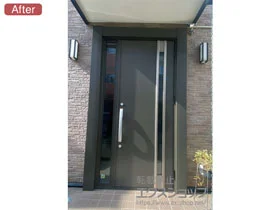 LIXIL リクシル(トステム)の玄関ドア リシェント玄関ドア3 M78型 断熱K4仕様 片袖仕様(ランマ無)外観右吊元 ※手動仕様 施工例