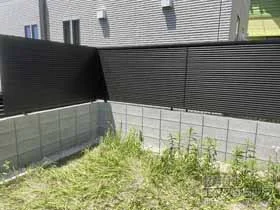 LIXIL(リクシル)のフェンス・柵 フェンスAB YM1型 横目隠し1　フリーポールタイプ 施工例