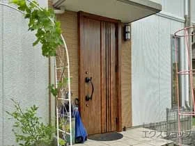 LIXIL リクシル(トステム)の玄関ドア リシェント玄関ドア3 M83型 断熱K4仕様 片開き仕様(ランマ無)外観右吊元 ※手動仕様 施工例