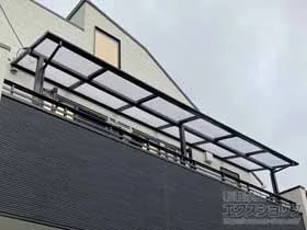 LIXIL(リクシル)のバルコニー屋根 スピーネ F型 屋根タイプ 連棟 積雪〜20cm対応 施工例