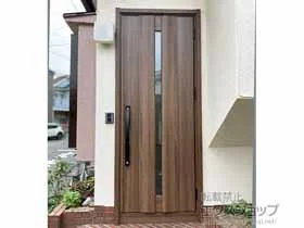 LIXIL リクシル(トステム)の玄関ドア リシェント玄関ドア3 G12型 断熱K4仕様 片開き仕様(ランマ無)外観右吊元 ※手動仕様 施工例