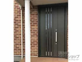 LIXIL リクシル(トステム)の玄関ドア リシェント玄関ドア3 M27型 断熱K2仕様 親子仕様(ランマ無)外観左吊元 ※手動仕様 施工例