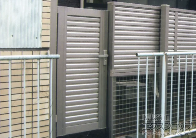 東京都府中市のLIXIL リクシル(TOEX)の門扉、フェンス・柵 プリレオ R5型 片開き 柱使用 施工例