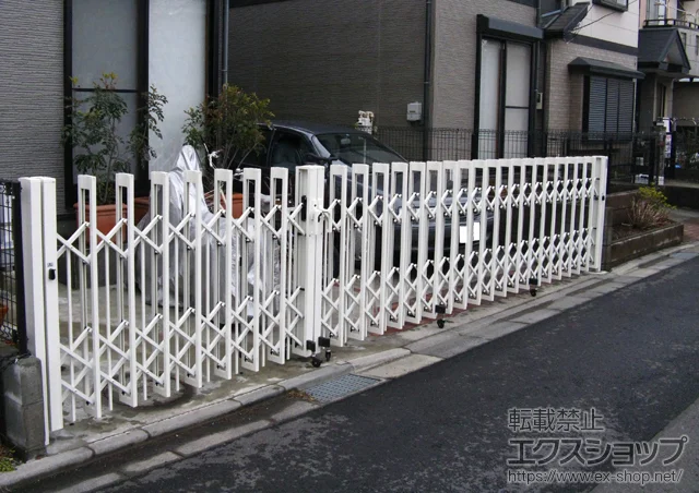 神奈川県宝塚市のLIXIL(リクシル)のカーゲート アルシャインII PG型R Aタイプ ノンレール 両開き親子190+470WP 施工例
