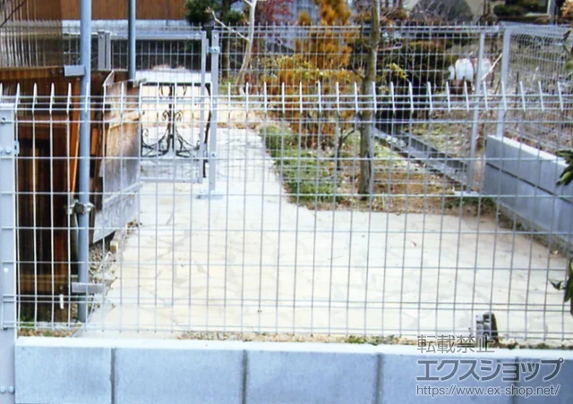 埼玉県上尾市の積水樹脂(セキスイ)の門扉、フェンス・柵 メッシュフェンス G10-R 施工例