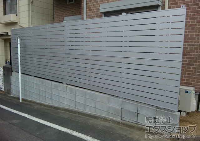 東京都名古屋市のValue Selectのフェンス・柵 ライフモダンII YS型フェンス 単色 多段柱施工 施工例