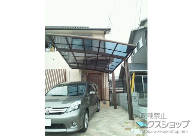 愛媛県西条市のYKKAPのカーポート、テラス屋根 レイナポート 積雪〜20cm対応 施工例