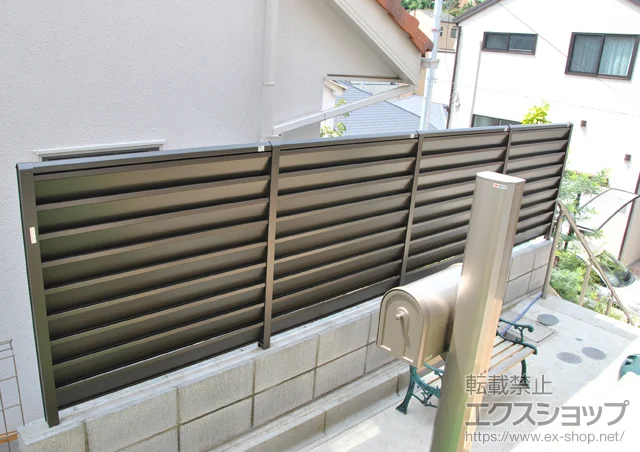 神奈川県富士宮市ののフェンス・柵 サニーブリーズフェンスA型 間仕切りタイプ 施工例