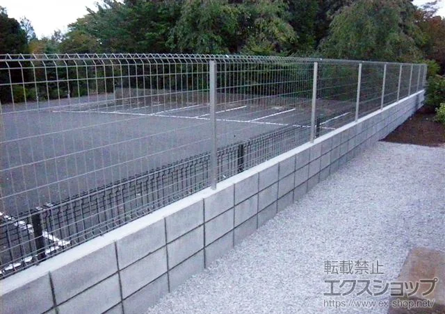 東京都佐倉市の積水樹脂(セキスイ)のフェンス・柵 イーネットフェンス1F型 自由柱タイプ 施工例