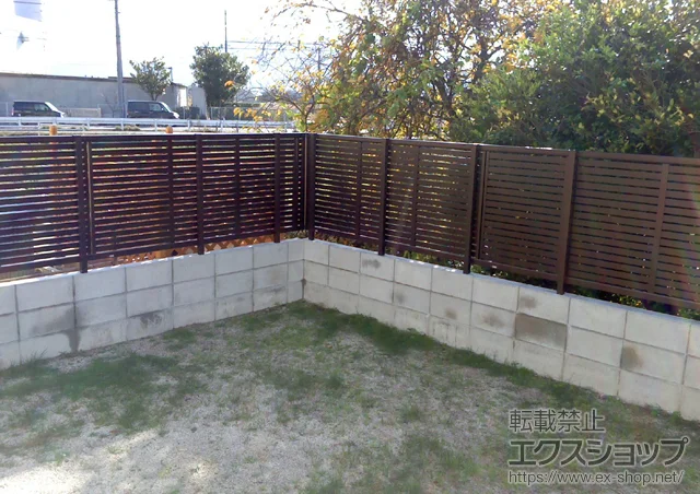 島根県鈴鹿市のYKKAPのフェンス・柵 エクスラインフェンス5型 自由柱タイプ 施工例