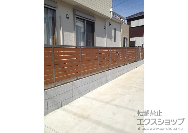 千葉県小諸市のYKKAPのフェンス・柵 セレビューフェンスRP3型 自在柱式 ＜太横パネル＞ 施工例