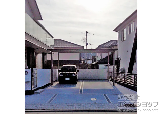 福島県いわき市のLIXIL リクシル(TOEX)のカーポート アーキデュオ プレミアムワイド マテリアルカラー 積雪〜20cm対応 施工例